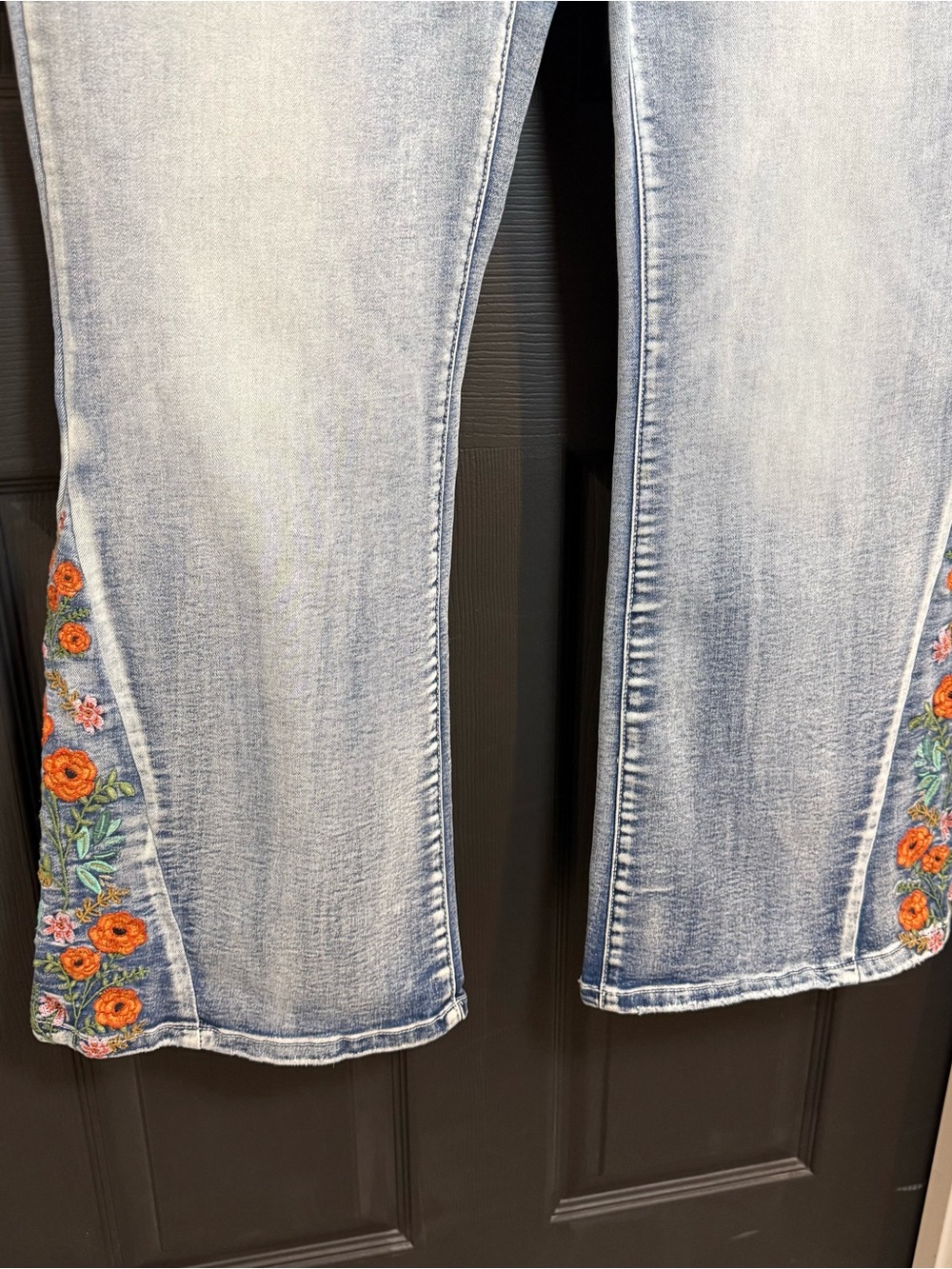 Embroidered Light Blue Flare Jeans with Floral Accent - Picture 3 of 9